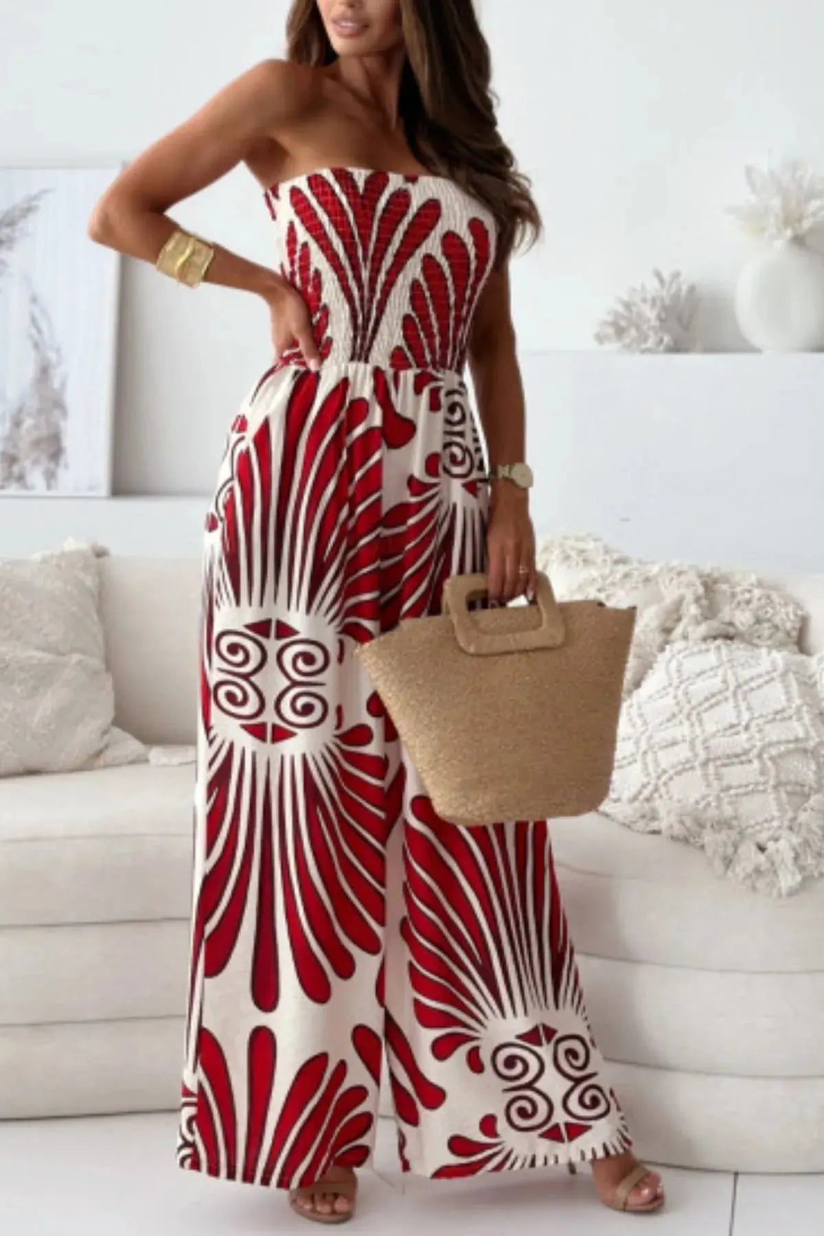 Crafted from 100% wrinkle-resistant polyester, this jumpsuit is machine washable and ready to roll. Functional pockets add practicality without compromising the clean lines of the design, while top lengths between 47.2" and 48.8" across sizes S to 2XL suit a variety of frames with ease. Bust measurements ranging from 34.6" to 43.3" ensure it hugs where it counts, without feeling restrictive.