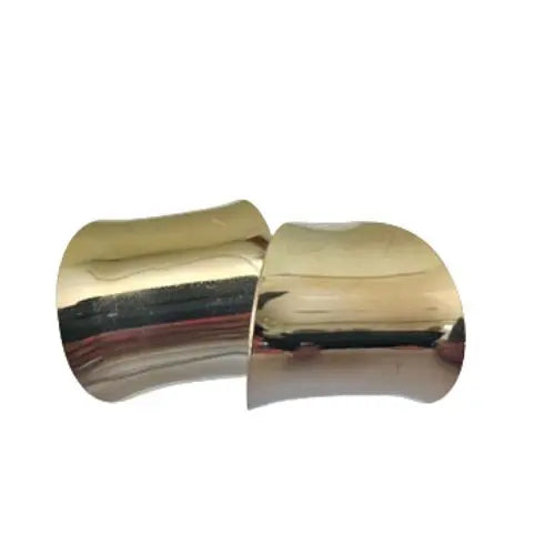 Sleek, simple, and endlessly versatile, these Minimalist Gold Hoops are the ultimate everyday accessory. Crafted with a high-polish finish, they reflect light beautifully and add a subtle shine to any look. Their clean, modern silhouette makes them perfect for both casual wear and more elevated ensembles, offering a timeless appeal that never goes out of style.