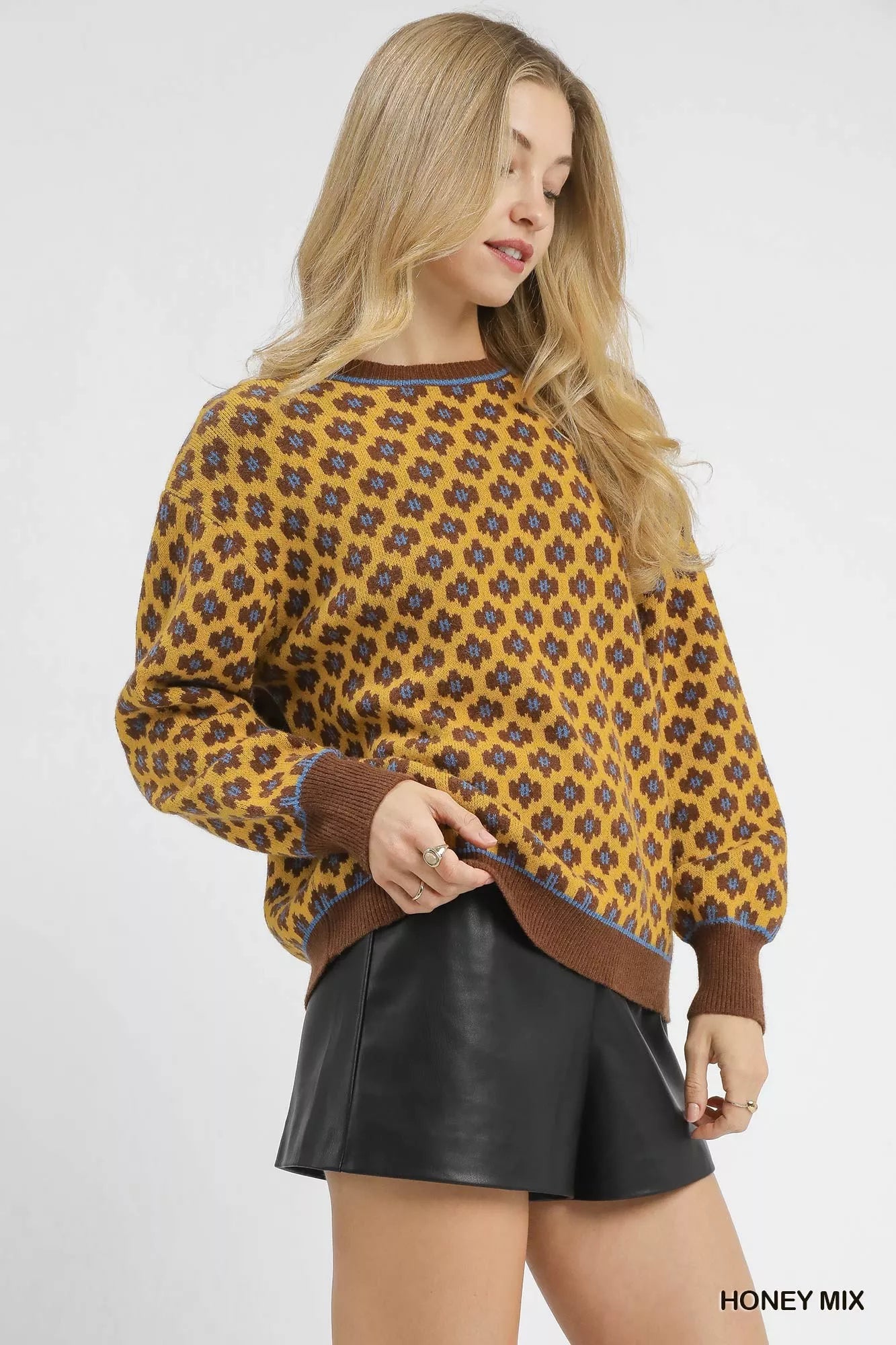Warm and Cozy | Abstract Print Crew Neck Sweater for Seasonal Comfort