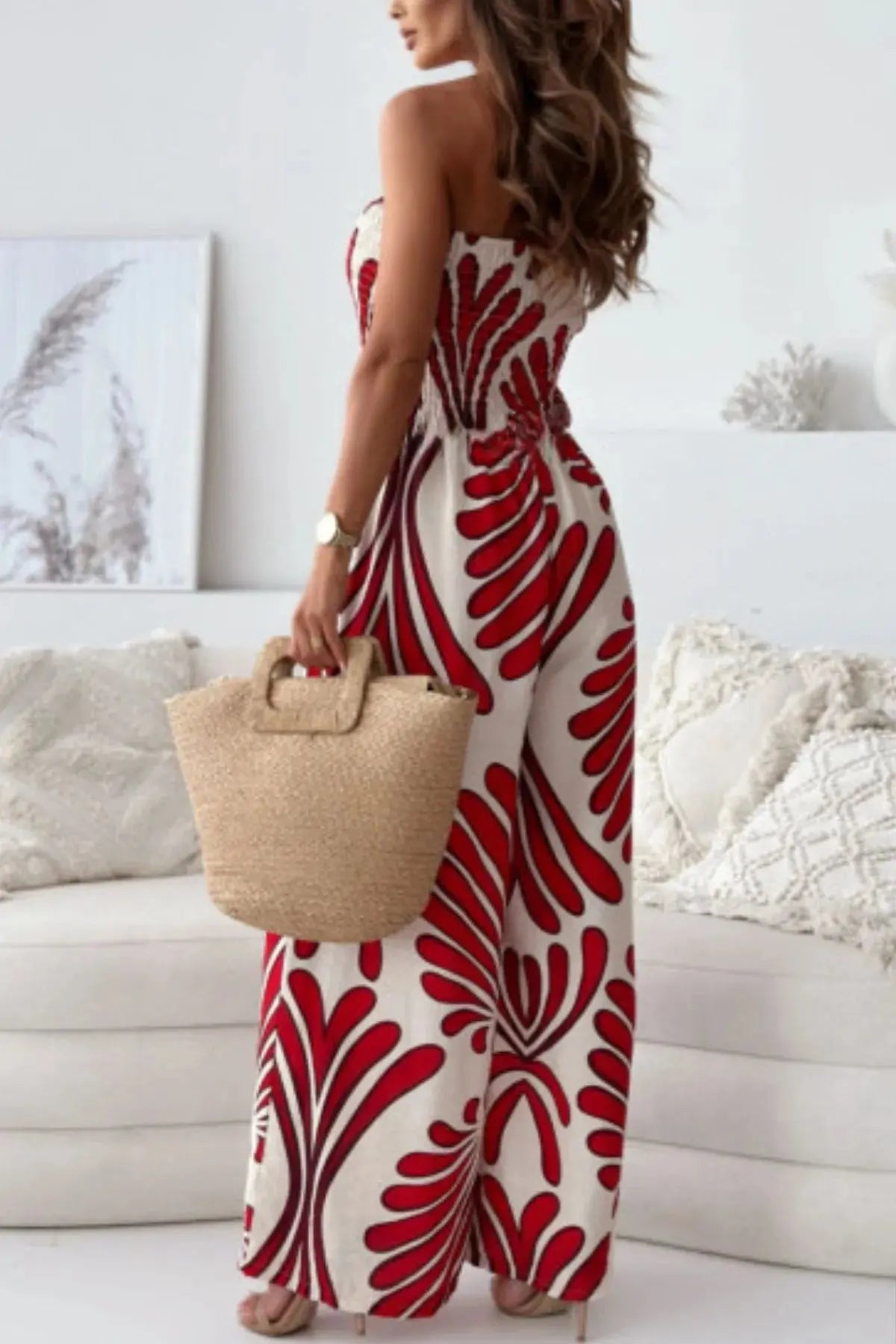 Crafted from 100% wrinkle-resistant polyester, this jumpsuit is machine washable and ready to roll. Functional pockets add practicality without compromising the clean lines of the design, while top lengths between 47.2" and 48.8" across sizes S to 2XL suit a variety of frames with ease. Bust measurements ranging from 34.6" to 43.3" ensure it hugs where it counts, without feeling restrictive.
