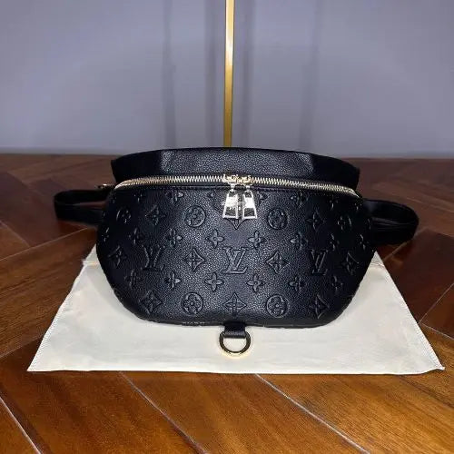 This classic designer-style crossbody bum bag combines timeless elegance with practical functionality. Crafted for those who appreciate refined fashion, it offers a sleek silhouette and adjustable strap for comfortable, hands-free wear. Ideal for carrying essentials securely while maintaining a sophisticated look, this bag is perfect for everyday use or stylish outings.
