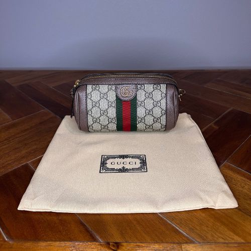 Round GG Crossbody — Heritage Texture with Everyday Polish