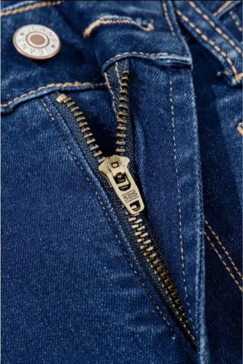 Elevate your denim collection with these Deep Wash Straight Jeans, designed for effortless sophistication and everyday wear. The rich deep wash adds a polished touch, making these jeans a staple for both casual and refined looks. Crafted from a blend of 65% cotton, 33% polyester, and 2% elastane, they offer durability and structure while maintaining a comfortable fit.