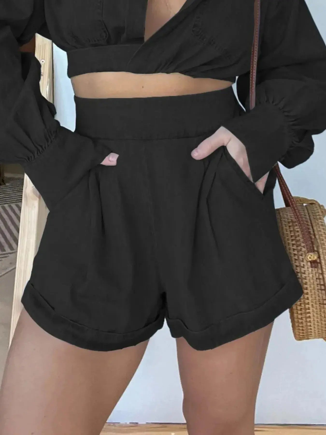 The top sits at 14.2" to 16.1" in length across sizes S to 3XL, paired with matching shorts that flatter hips from 43.3" to 51.2" and busts from 38.6" to 46.4". A long sleeve element and timeless stripe texture make it ideal for all-season layering—from coffee runs to coastal escapes. The wrinkle-resistant weave holds its shape, and care’s as easy as machine wash cold and tumble dry low.